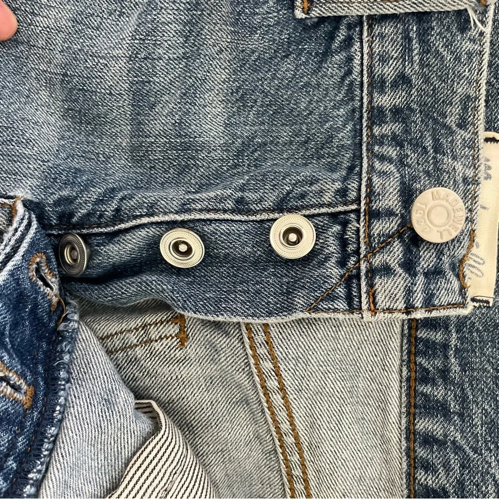 Madewell women’s light wash denim boyshort size 29